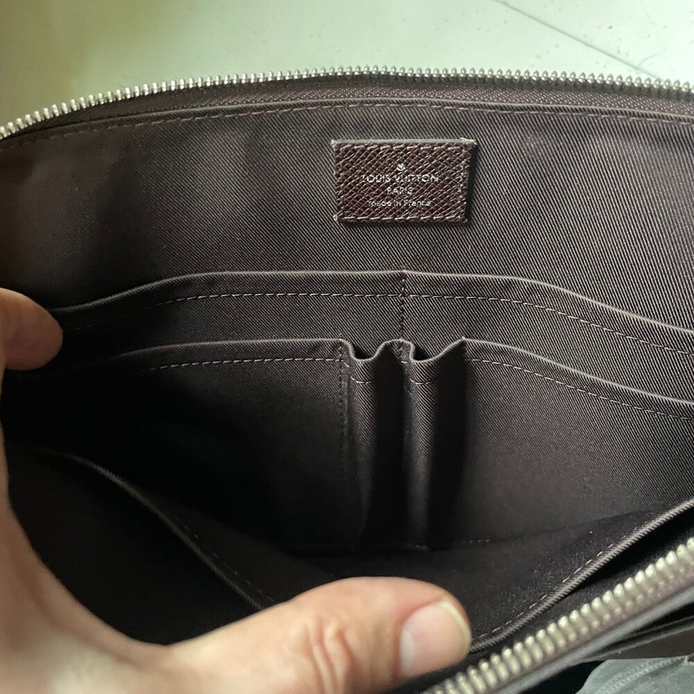 Louis Vuitton Brown Taiga Messenger / Tote Bag - Picture 6 of 8